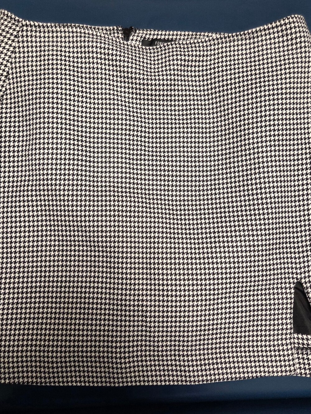 Forever 21 Black and White Houndstooth Women’s Mini Skirt Size M